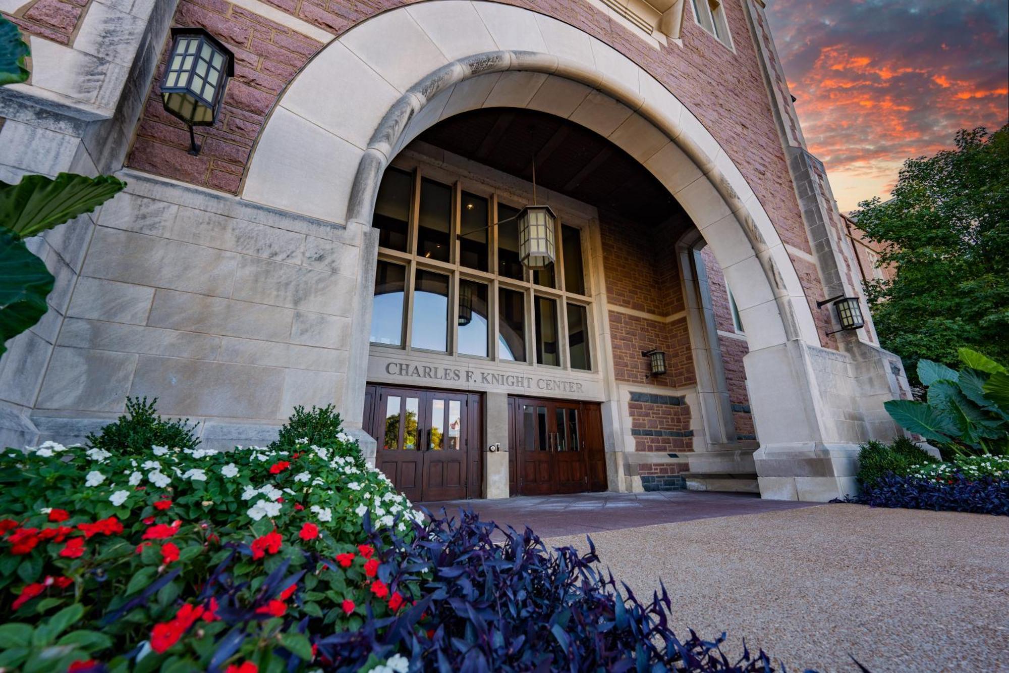 The Knight Center At Washington University Юніверсіті-Сіті Екстер'єр фото